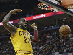 LeBron anotó 24 puntos para colocarse en el puesto 12 de la lista. AP / T. Dejak