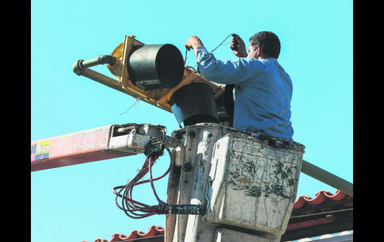 Operativos. La Secretaría de Movilidad tiene 45 trabajadores encargados de las reparaciones de semáforos. EL INFORMADOR / A. García