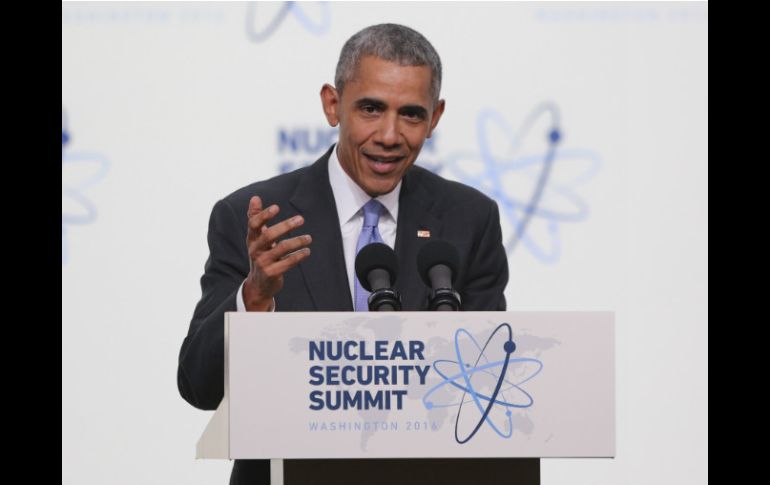 El presidente Barack Obama habla durante una rueda de prensa como parte de la IV Cumbre de Seguridad Nuclear. EFE / O. Contreras