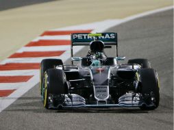 Rosberg llega a 50 puntos y le saca 17 a su compañero Hamilton. AP / L. Bruno