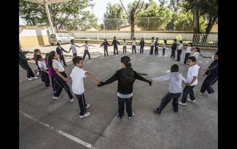 Las escuelas tendrán hasta el fin de cursos para entregar la totalidad de las credenciales a los alumnos. EL INFORMADOR / ARCHIVO