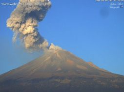 La Segob informa que por el momento la actividad del Popocatépetl no amerita el aumento de la alerta volcánica. TWITTER / @LUISFELIPE_P