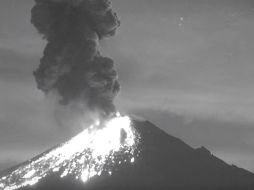 Precisan que la formación de domos de lava en el interior del volcán es recurrente. YOUTUBE / webcamsdemexico