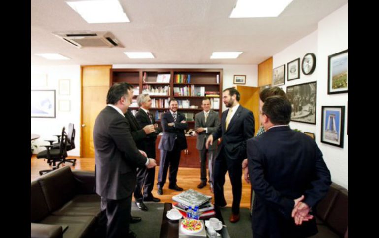 El jefe de gobierno, Miguel Ángel Mancera estuvo presidiendo la reunión. TWITTER / @INEMexico