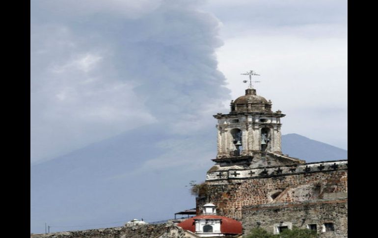 Se prevé que el volcán continúe con actividad explosiva de escala baja a intermedia. NTX / C. Pacheco