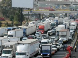 ''Queremos lograr que se respeten los horarios de los camiones de transporte como tráileres, tortons'', dice Mancera. SUN / ARCHIVO