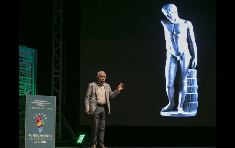 Semir Zeki durante su presentación en una nueva versión del festival de ciencias Puerto de Ideas Antofagasta. EFE / ESPECIAL