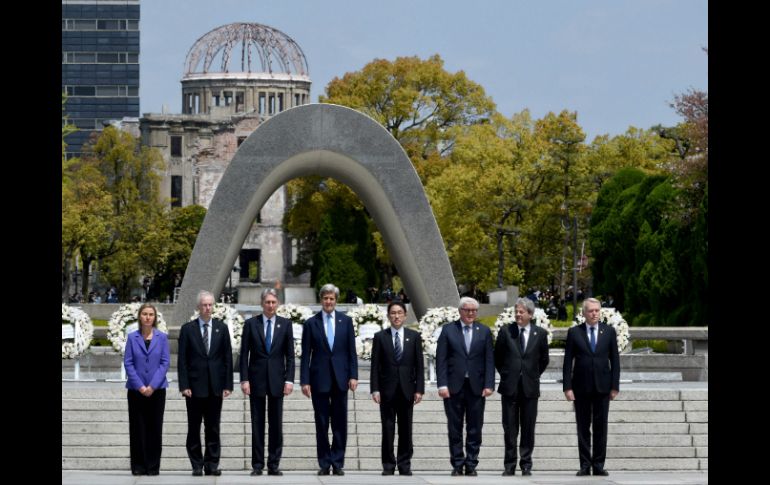 Kerry junto a los cancilleres de Reino Unido y Francia, así como los titulares de Japón, Canadá, Alemania e Italia. AFP / T. Kitamura