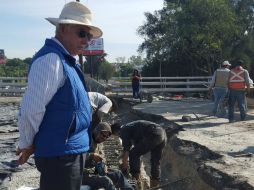 El secretario de Infraestructura y Obra Pública, Roberto Dávalos López supervisa las labores en la zona. EL INFORMADOR / ARCHIVO