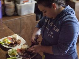 Los síntomas de este problema alimenticio son comer grandes cantidades de comida a solas y sin sensación de hambre. EL INFORMADOR / ARCHIVO