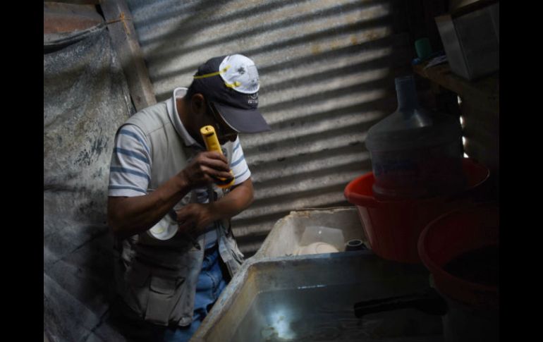 Funcionario de Salud michoacana ponen en marcha un operativo de búsqueda de más casos para evitar riesgos. AFP / ARCHIVO