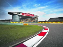 Gran Premio de China. El Circuito internacional de Shanghái, listo para la carrera. ESPECIAL /