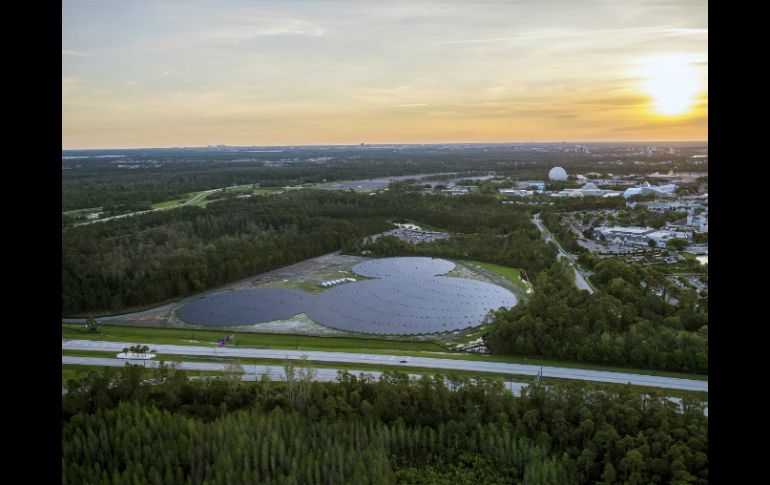 El centro de energía solar está conformado por 45 mil paneles solares y es operado por Duke Energy. AP / Walt Disney World