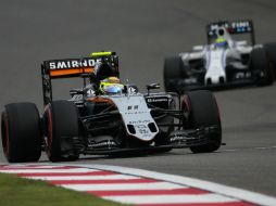 ''Terminar el día en séptimo lugar es un resultado que muestra el potencial de nuestro coche'', apunta ''Checo''. AP / A. Wong