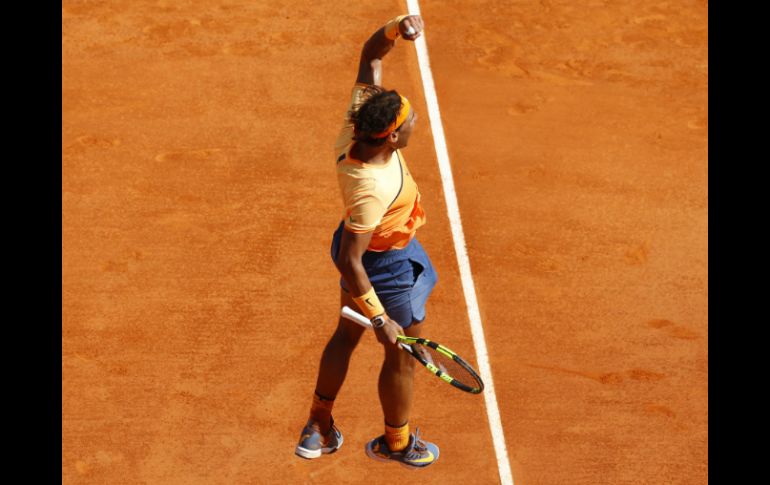 Nadal, con golpes más profundos y angulados, dominaba, marcaba el ritmo, y, además, veía bajar los porcentajes de saque de Murray. AFP / V. Hache