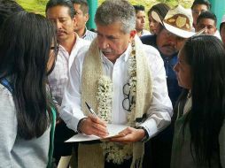 Estefan Garfias asegura que como secretario general de Gobierno le ha tocado negociar con el magisterio. FACEBOOK / José Antonio Estefan Garfias