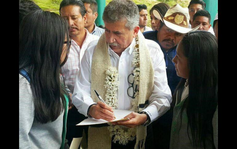 Estefan Garfias asegura que como secretario general de Gobierno le ha tocado negociar con el magisterio. FACEBOOK / José Antonio Estefan Garfias