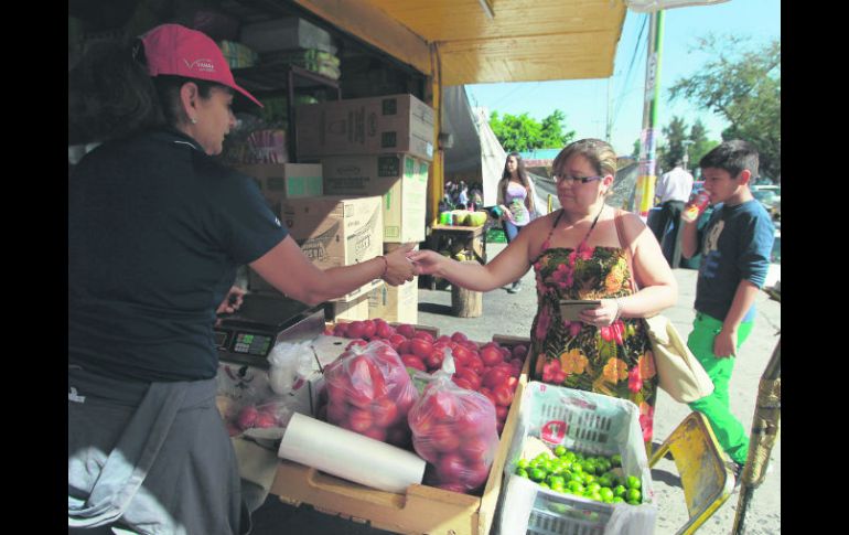 Altruismo. El Mercado de Abastos es el principal donador de frutas y verduras a instituciones. EL INFORMADOR /