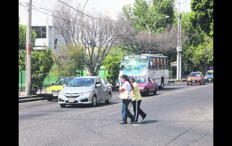 Llegar al Centro Médico es una tarea complicada, principalmente para adultos mayores y personas con discapacidad. EL INFORMADOR / M. Vargas