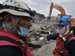 El violento terremoto que afectó el sábado la zona costera de Ecuador deja un saldo de por lo menos 350 personas muertas. AFP / R. Buendía