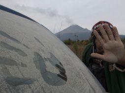 En comunidades cercanas al volcán, así como en la capital poblana, se refuerzan medidas ante la caída de ceniza. EFE / F. Guas