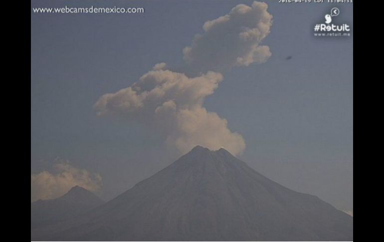 La exhalación, con bajo contenido en ceniza, sucedió a las 10:58 horas. TWITTER / @LUISFELIPE_P