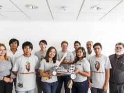 El robot fue construido con piezas que los organizadores otorgaron a cada equipo participante. ESPECIAL / udg.mx