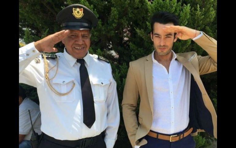 ''Bravo por esa tripulación y en especial para los pilotos'', escribió el actor. INSTAGRAM / aarondiaz