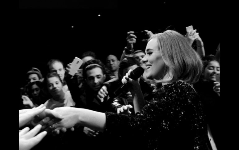 La publicación asegura que no hay mujer que esté incrementando tanto sus ganancias como Adele. INSTAGRAM / @adele