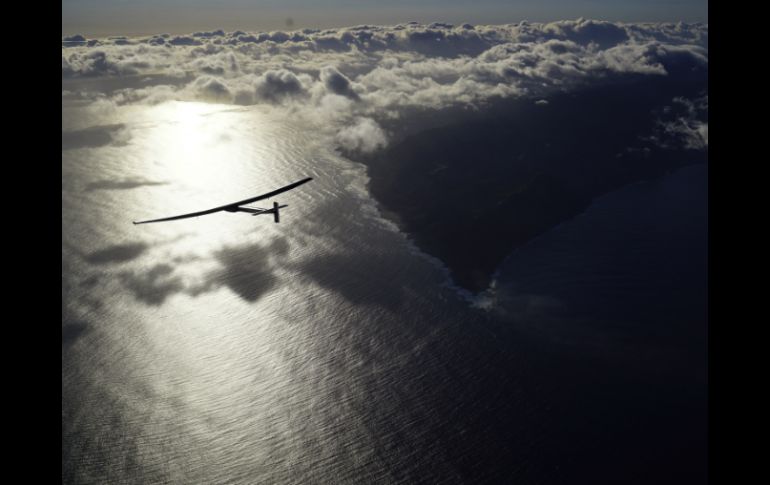 El avión solar partió este jueves temprano con el objetivo de aterrizar en Mountain View. AP / J. Revillard