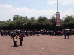 Los estudiantes comenzaron a reunirse en la Plaza Roja de Zacatenco para después marchar hacia la dirección general del IPN. SUN / A. Rivera