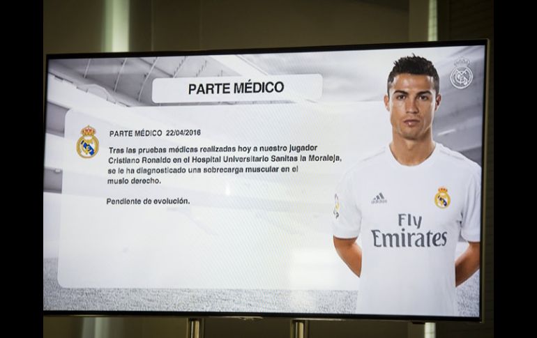 Un monitor da conocer el parte médico de la lesión de Cristiano Ronaldo. EFE / L.Piergiovanni