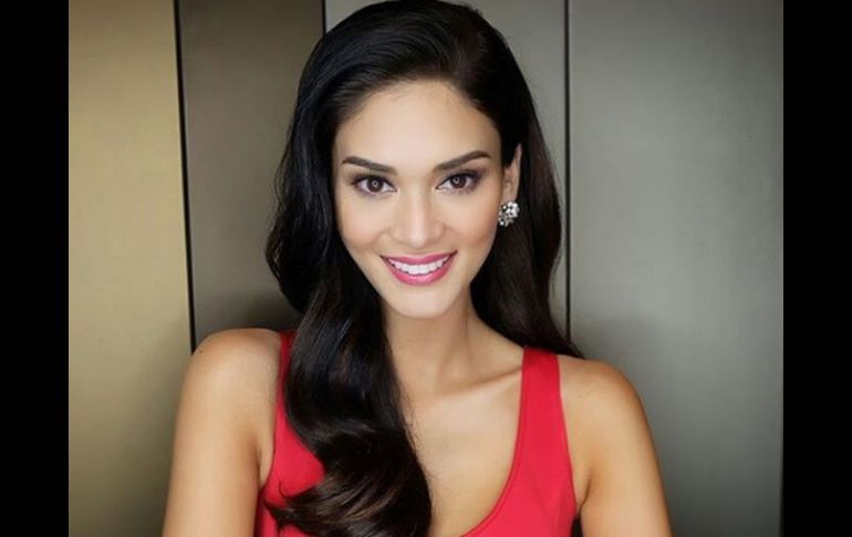 La reina de belleza saludó entre las finalistas al concurso peruano. INSTAGRAM / @piawurtzbach