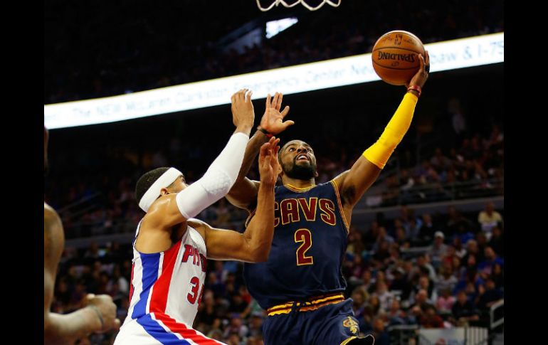 Kyrie Irving. El  alero de Cleveland Cavaliers (#2) fue el máximo anotador anoche ante los Pistons. AFP /