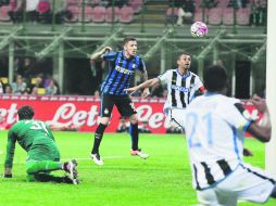 Stevan Jovetic (10). Así marcó el segundo para el Inter. AP /