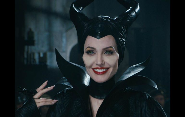 Angelina Jolie volverá a ponerse en la piel de la bruja que le amarga la vida a La Bella Durmiente. FACEBOOK / Maleficent