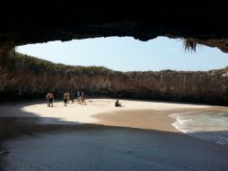 El ingreso a la Playa del Amor, la favorita de los turistas, quedará restringido a partir del nueve de mayo. EFE / ARCHIVO