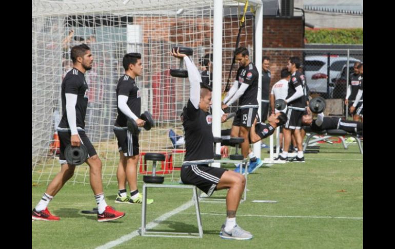 Matías Almeyda afirma que Chivas ha ido mejorando y encontrando un estilo que debía tener por su historia y los seguidores que tiene. TWITTER / @Chivas