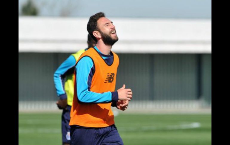 Layún entrena sin limitaciones y está completamente recobrado de la lesión en el aductor derecho. TWITTER / @FCPorto