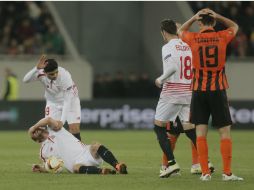 Krohn-Delhi se lastimó solo al girar en el centro del campo, en lo que parece una grave lesión en la rodilla. AP / E. Lukatsky