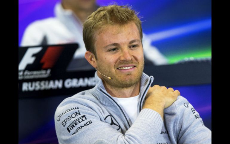 Rosberg triunfó en las tres primeras, por ello el resto de los aspirantes quieren frenarle. EFE / S. Suki