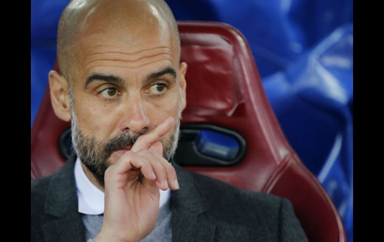 En caso de ganar este sábado ante el Borussia Monchengladbach, ''Pep'' conseguiría su tercer torneo en alemania. AP / P. White