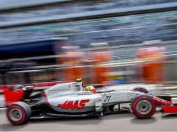 Gutiérrez no controló la velocidad de su Haas en zona de pits. EFE / S.Suki