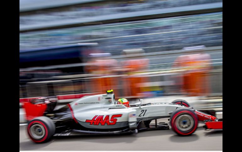 Gutiérrez no controló la velocidad de su Haas en zona de pits. EFE / S.Suki