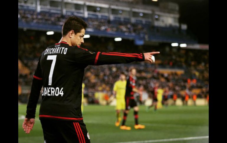 El entrenador afirma que Javier Hernández trabaja fuerte, lo que demostró en el partido del sábado pasado. TWITTER / @CH14_