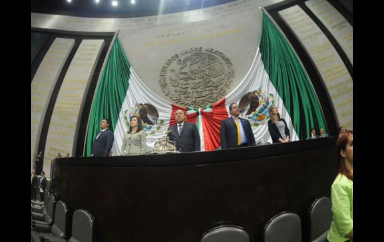 En punto de las 16:10 horas, Jesús Zambrano dio por terminados los trabajos de la Cámara en periodo ordinario. TWITTER / @Mx_Diputados