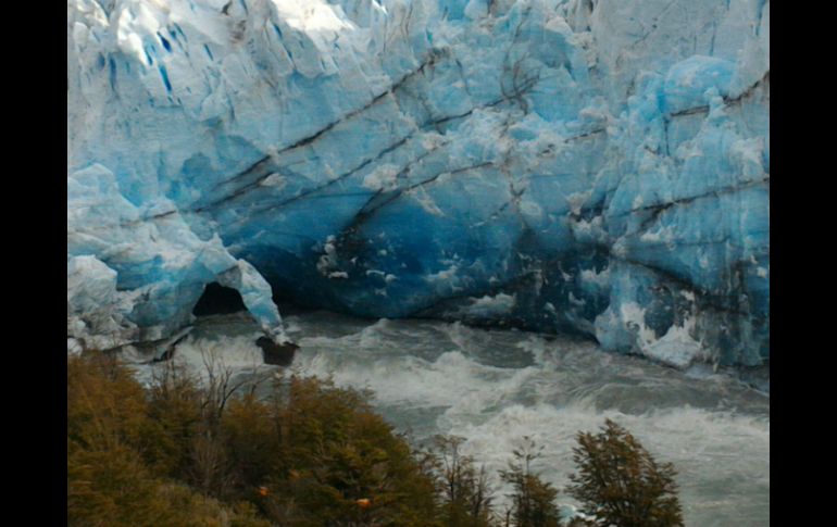 La humedad constante de esa zona se integra en la masa de hielo, protegiéndola del deshielo. EFE / ARCHIVO