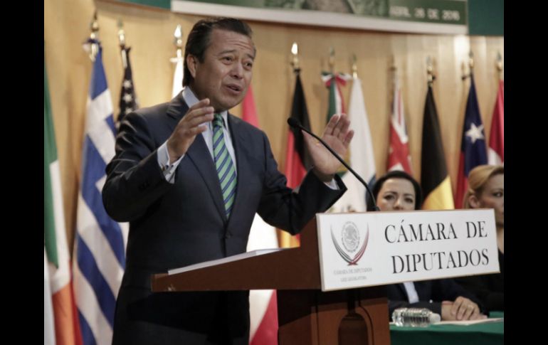 El coordinador del PRI en la Cámara de Diputados manifestó su respaldo a Carlos Lozano en su proyecto político. SUN /