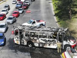 Delincuentes incendiaron vehículos y dañaron varias fincas como una reacción ante el arranque del Operativo Jalisco. EL INFORMADOR / ARCHIVO