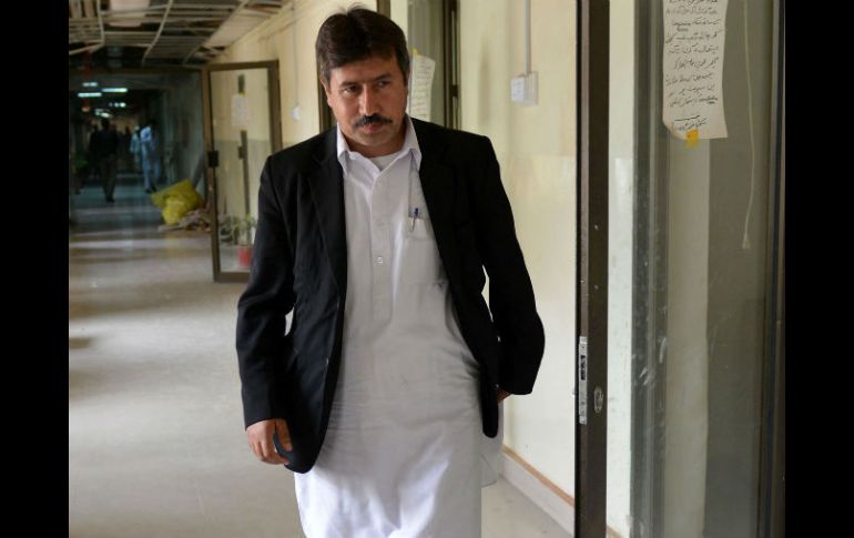 Qamar Nadeem, abogado de Shakil Afridi, confía en que pronto su cliente pueda ser liberado. AFP / A. Majeed